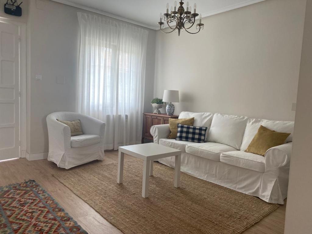 Aparthotel La Casita De El Montan Baja Avilés Exteriér fotografie
